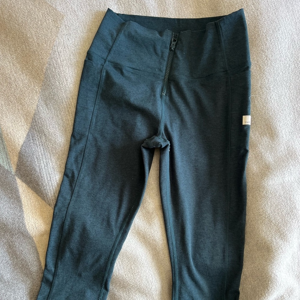Worn Once Vuori Zipper Leggings size Medium